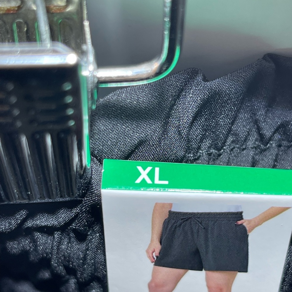 Mondetta Ladies' Woven Short Size XL - Picture 3 of 7